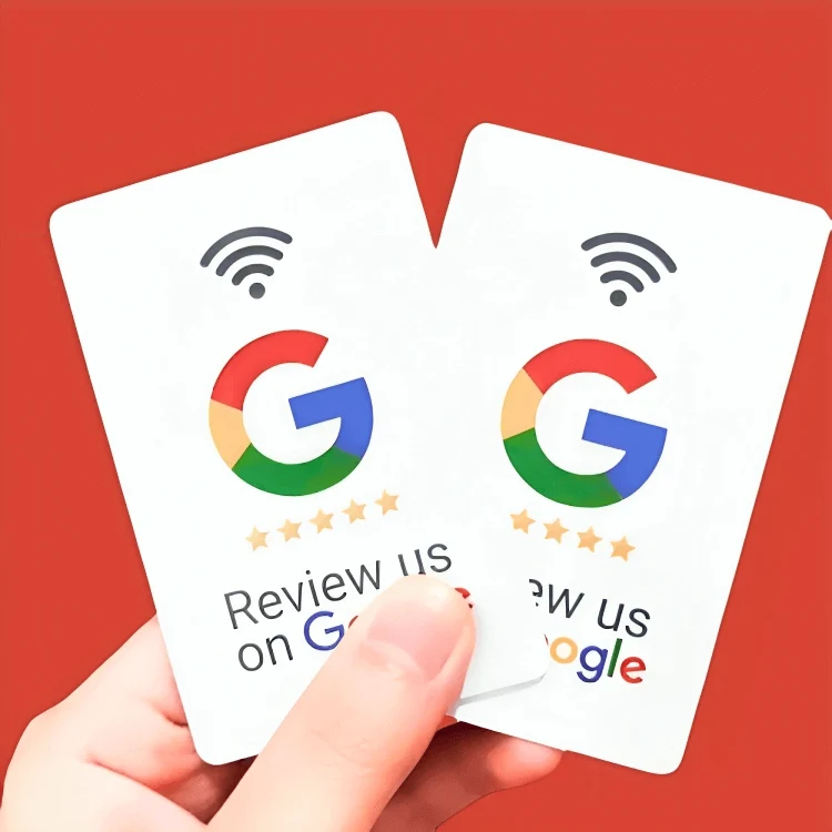 Tarjetas NFC rojas listas para vender a negocios
